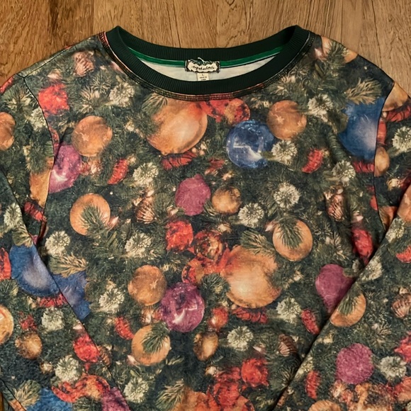 Eyeshadow Lightweight Holiday Sweater - Picture 2 of 6